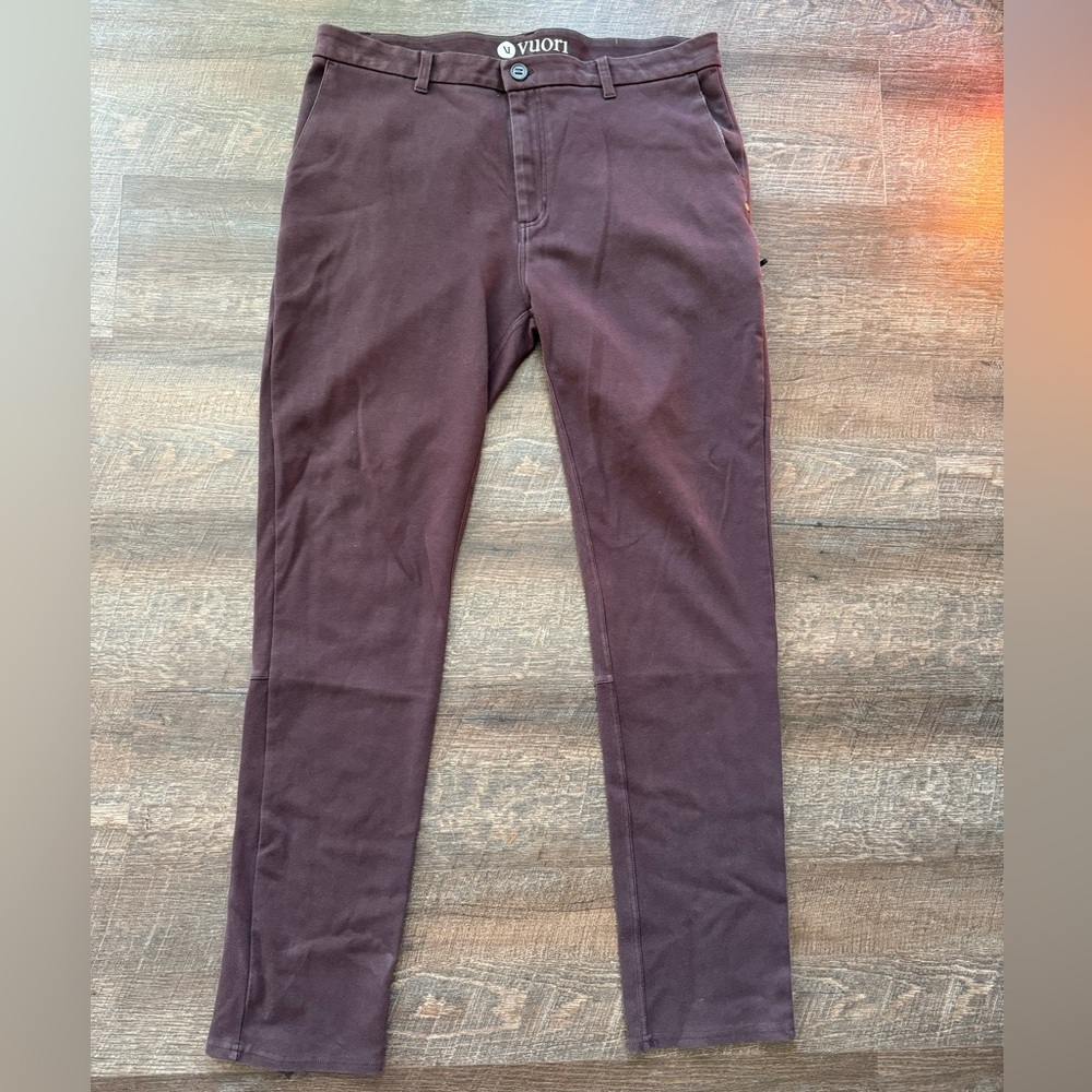 Vuori Mens 36x30 -See Photos Brown Burgundy Chino Slim Straight Performance Pant